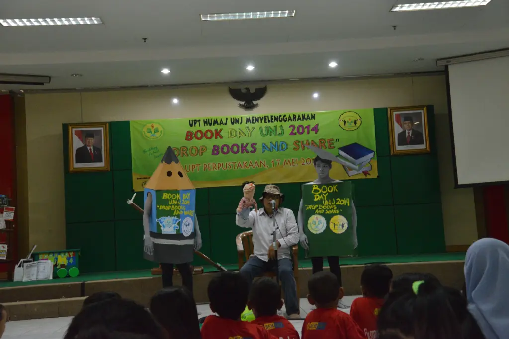 KSPA UNJ DAN HUMAS UNJ UNTUK HARI BUKU NASIONAL 9